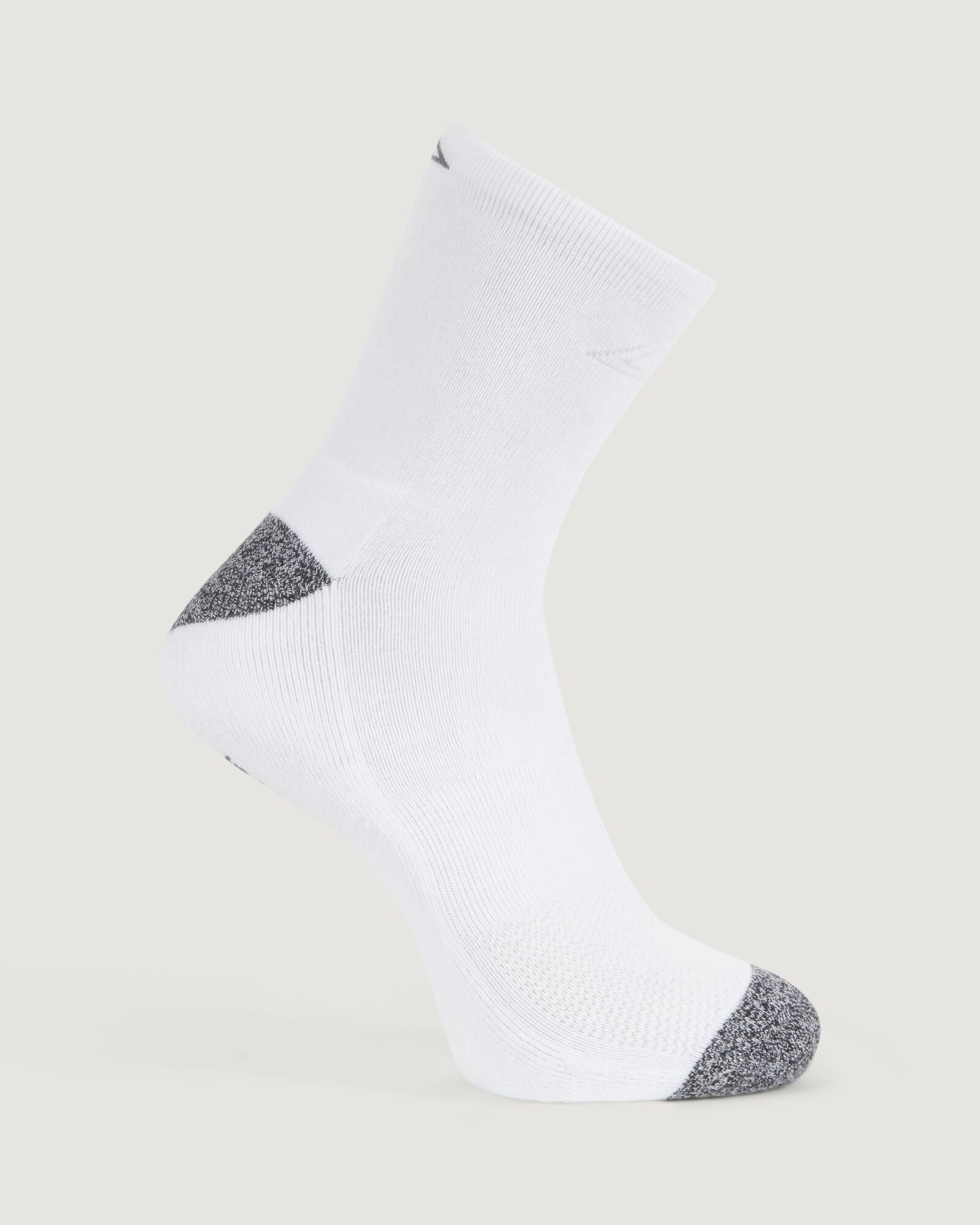 Accion driMOTION Quarter Crew Socks - 2 Pack - Black/White