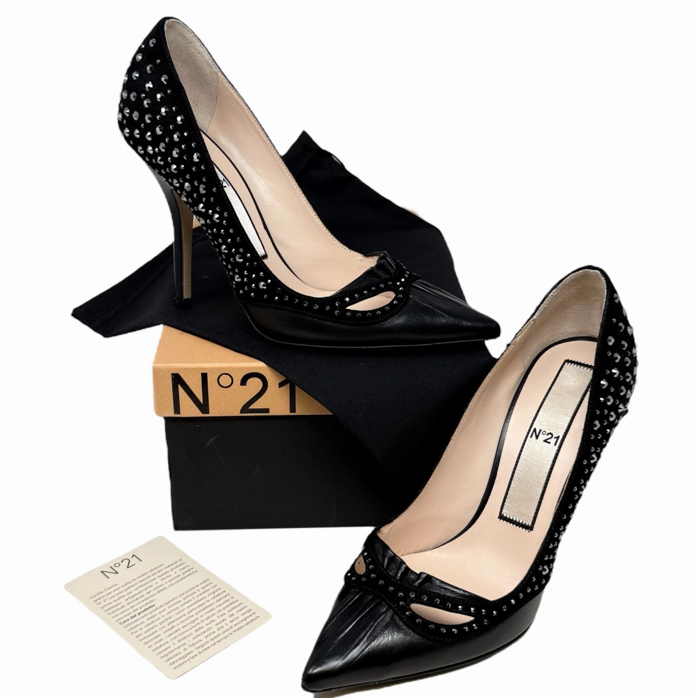 Capretto Camoscio Crystal Embellished Cutout Stiletto Pumps By N° 21 In Black, Size: US 8.5/IT 38.5
