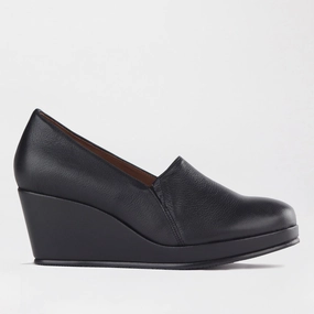 Closed Wedge in Black - 12911