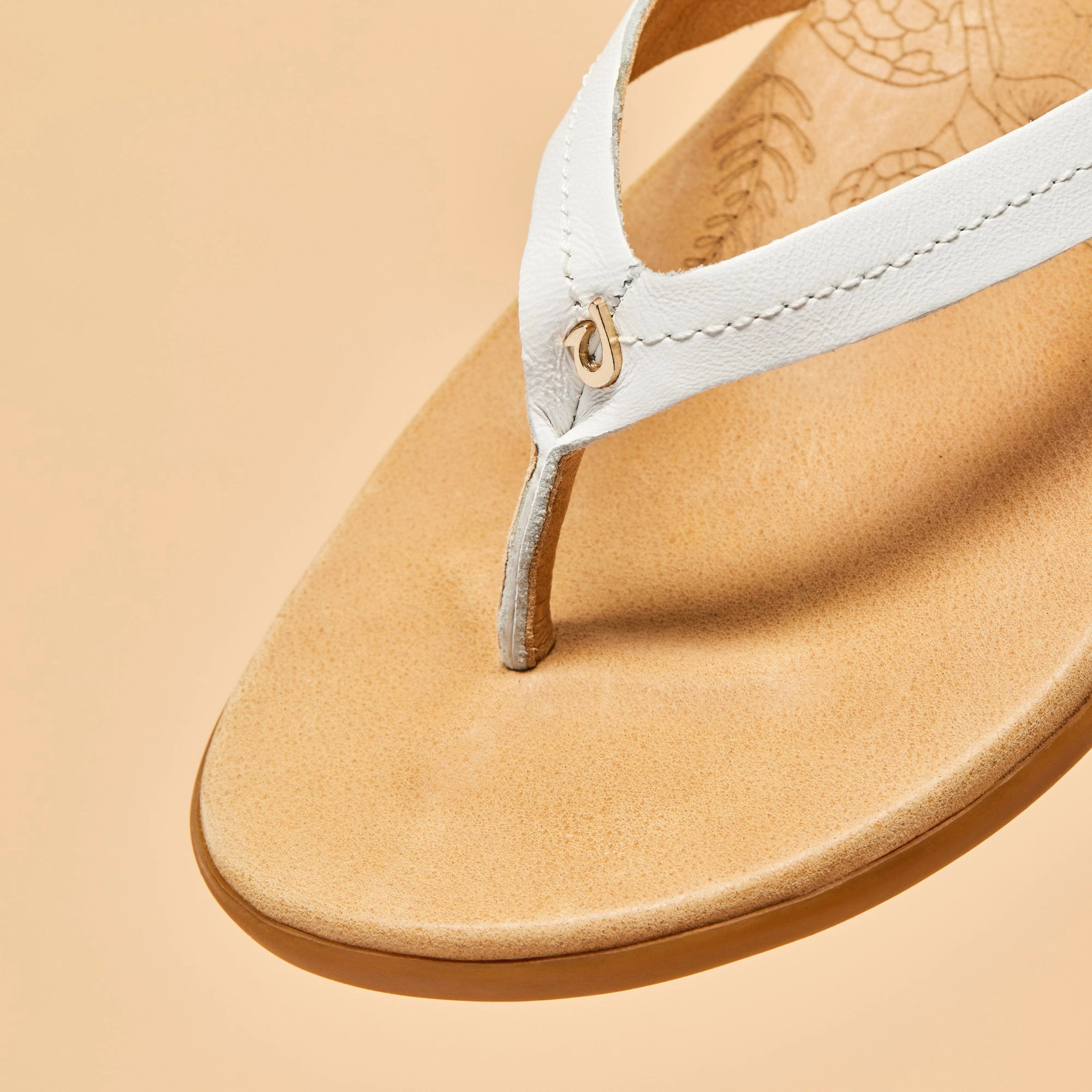 Honu - Bright White / Golden Sand