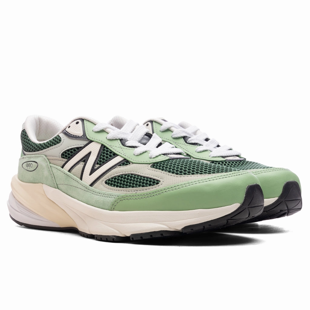 Made In USA 990v6 - Avocado/Natural Mint