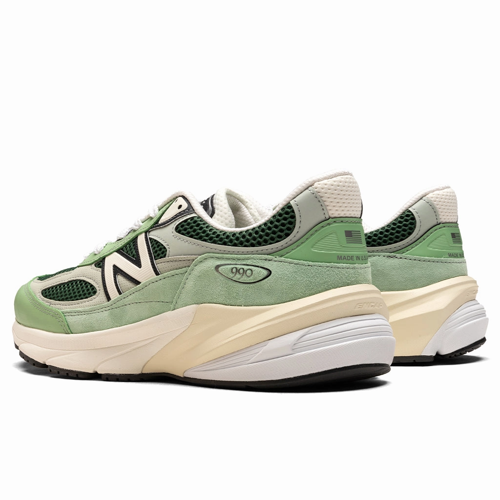 Made In USA 990v6 - Avocado/Natural Mint