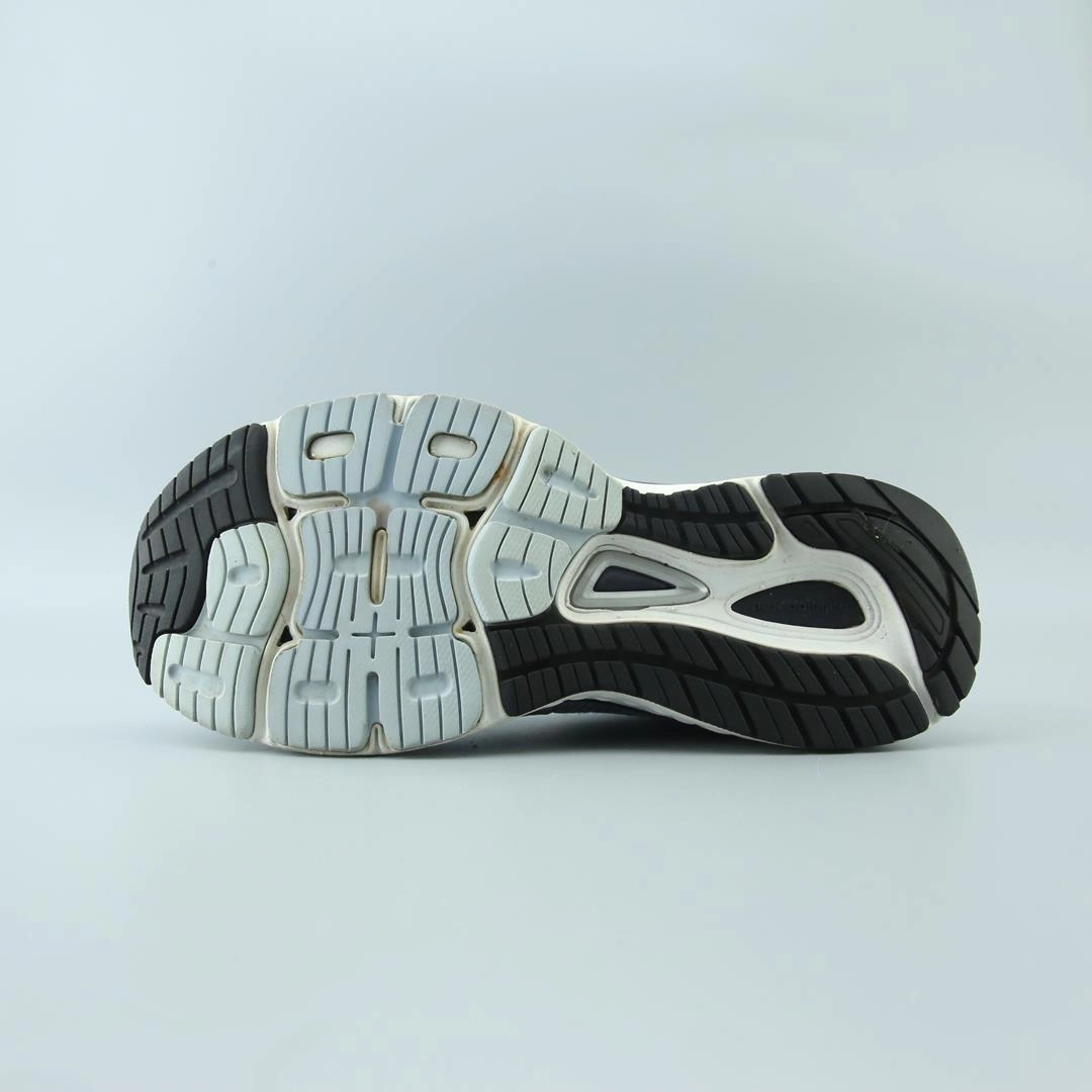 NEW BALANCE 880 V9