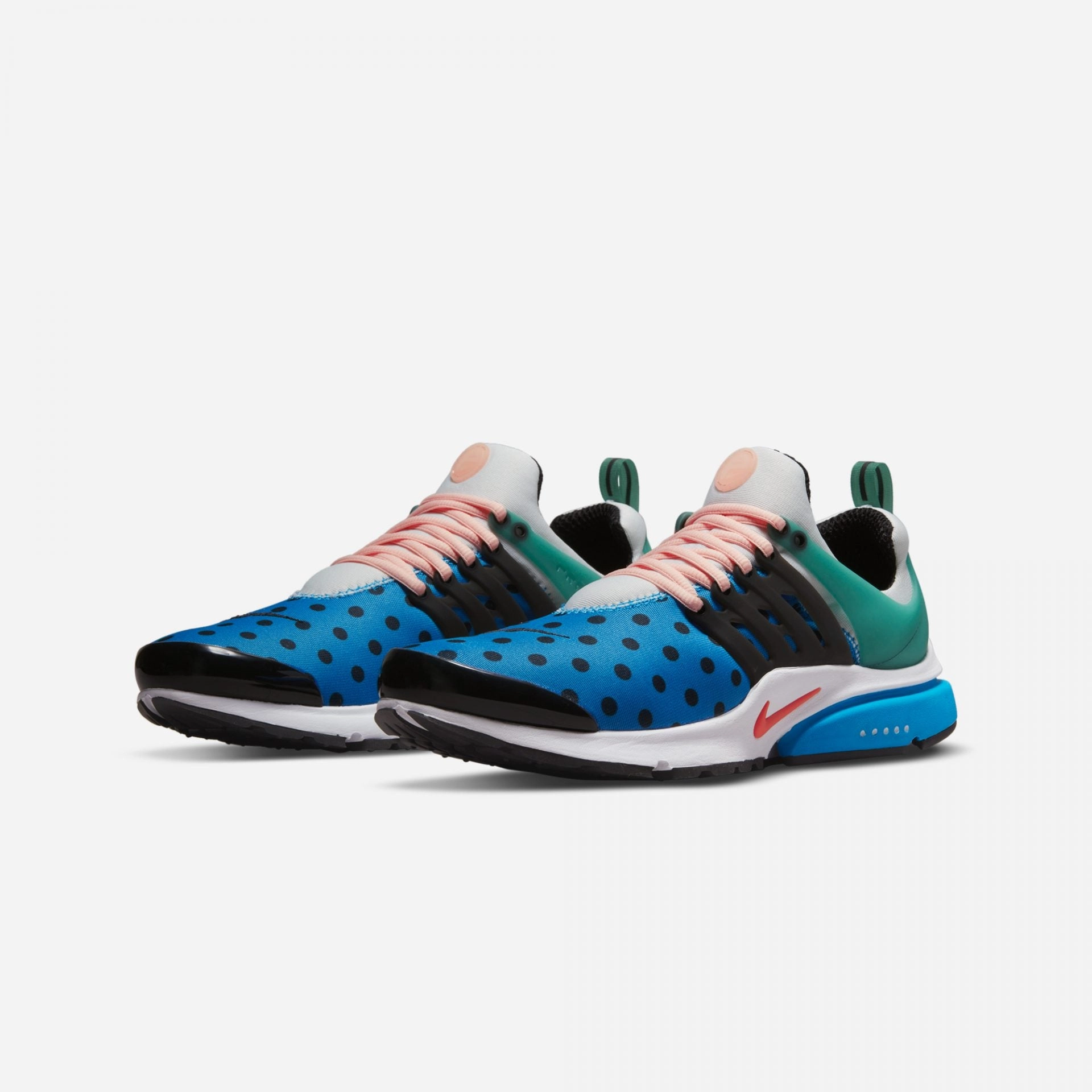 Nike | AIR PRESTO  { NIKE