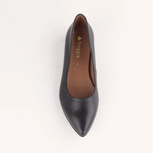 Pointy pump in black - 12713