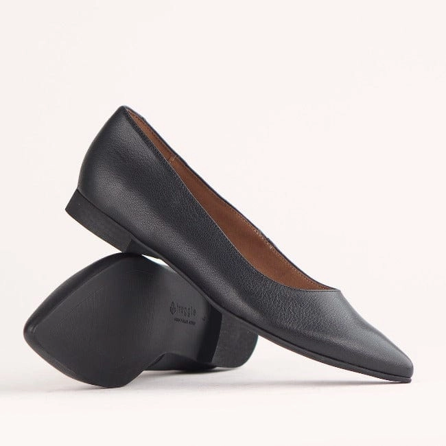 Pointy pump in black - 12713