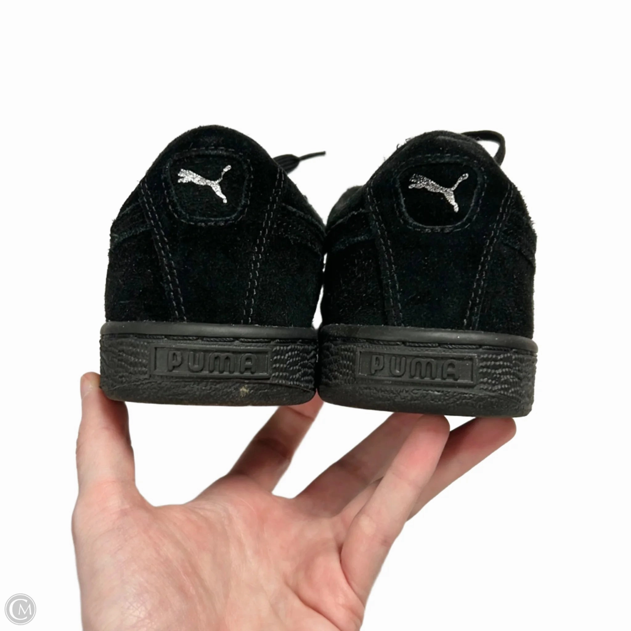 Shoes Sneakers By Puma In Black, Size: 7