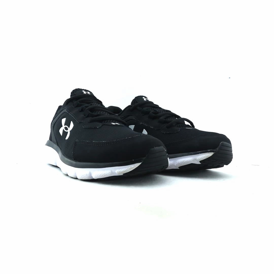 UNDER ARMOUR ASSERT 9