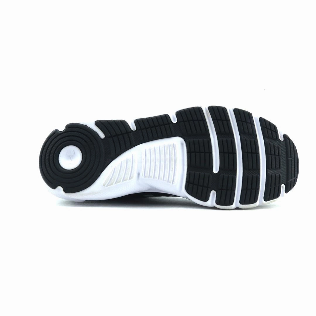UNDER ARMOUR ASSERT 9