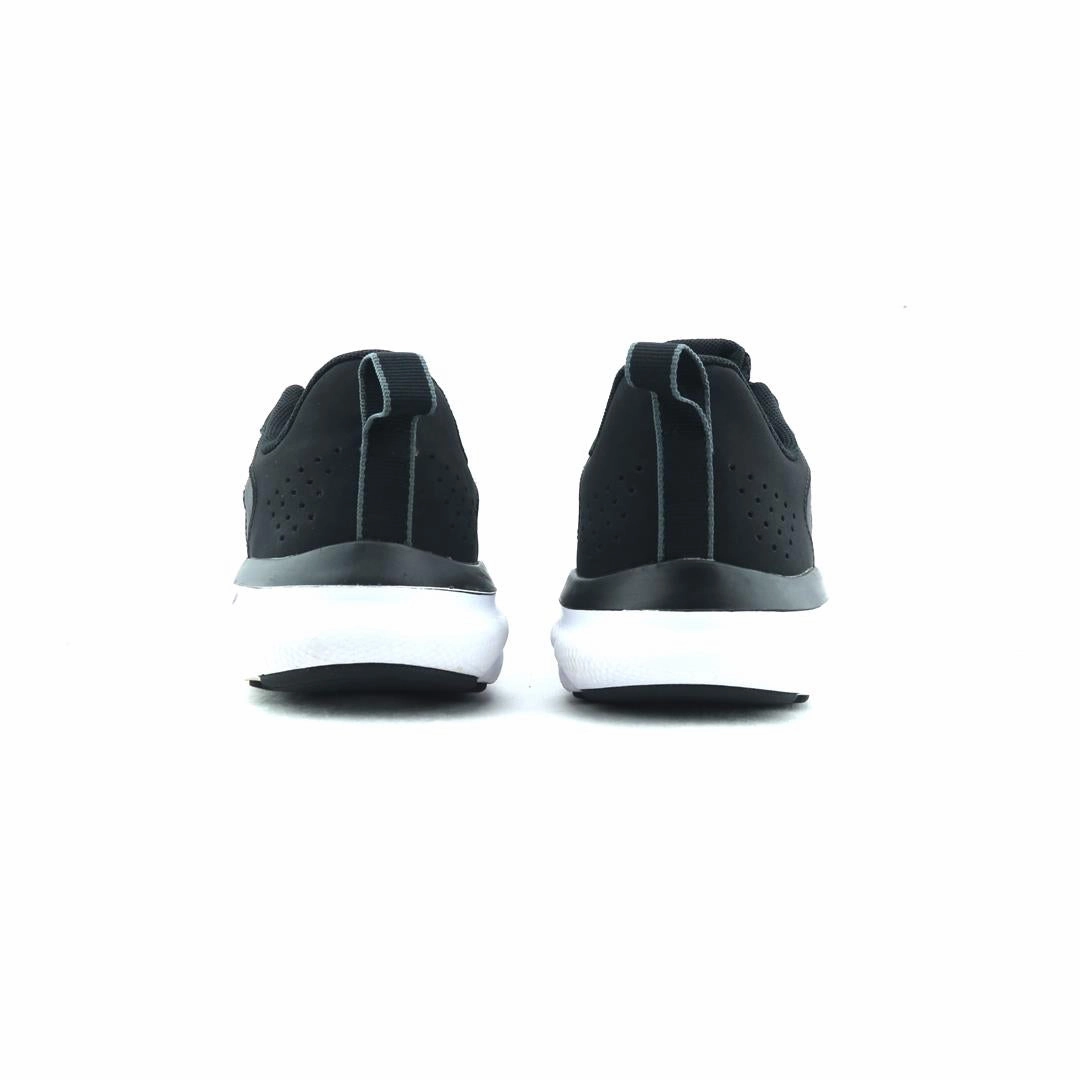 UNDER ARMOUR ASSERT 9