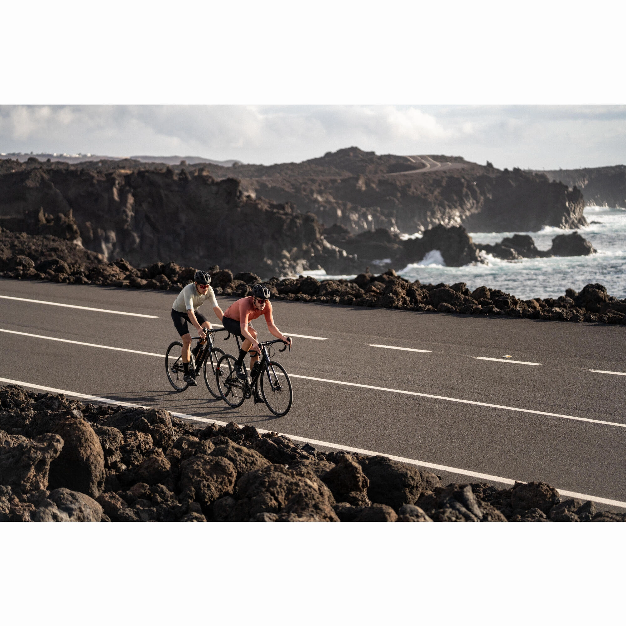 Van Rysel 900 Mid-Cut Cycling Socks